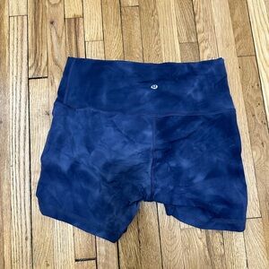 Lululemon navy bike shorts patterned size 8